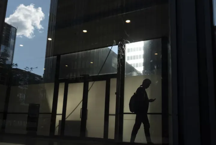 ناتوانی مالی نیمی از کانادایی‌ها: آیا آینده‌ای روشن در انتظار است؟